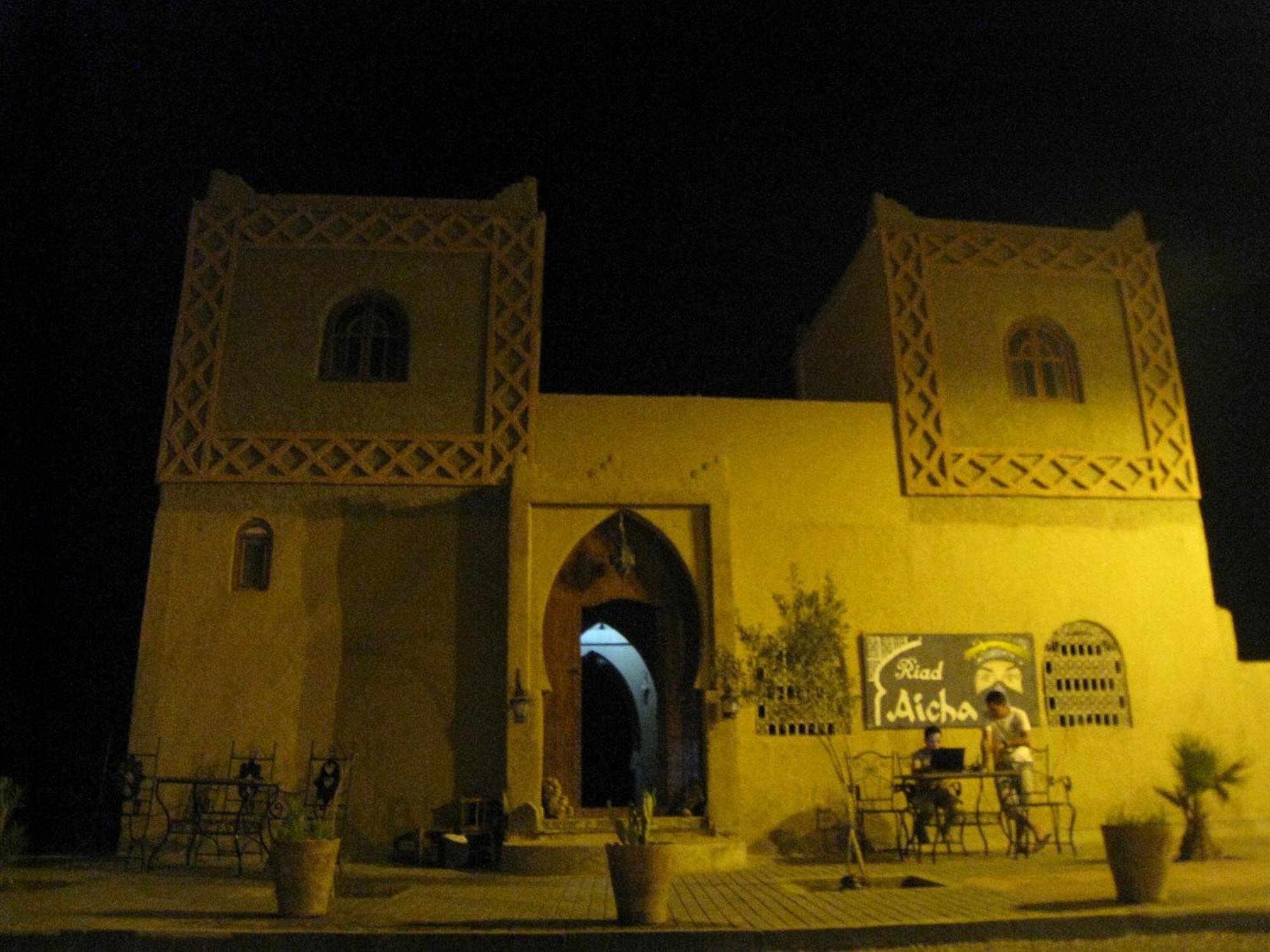 Riad Aicha & Camel Trekking Мерзуга Экстерьер фото